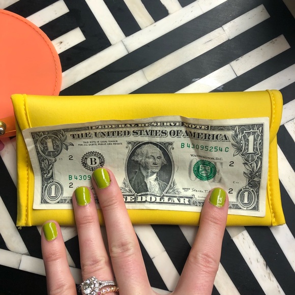 🛑SOLD🛑Neon Mini Purse Cluster 💕🍊🥝🍌 - Picture 10 of 11